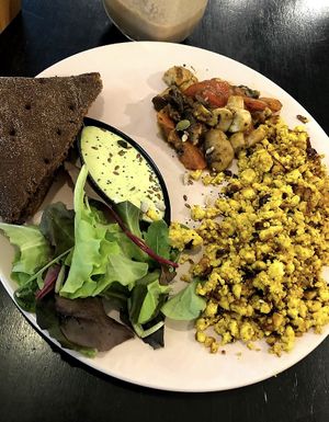 Tofu scramble at Vegan Inspiratsioon in Tallinn