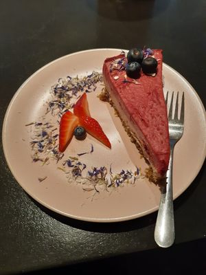Raspberry cheesecake at Vegan Inspiratsioon in Tallinn