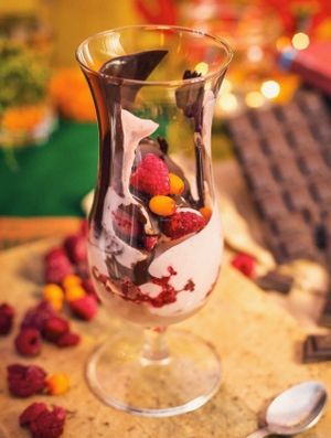 Cold dessert with homemade granola and hot chocolate at Vegan Inspiratsioon in Tallinn