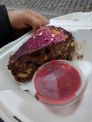 Raw cake at Vegan Inspiratsioon in Tallinn