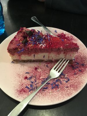Strawberry rhubarb “cheesecake” at Vegan Inspiratsioon in Tallinn