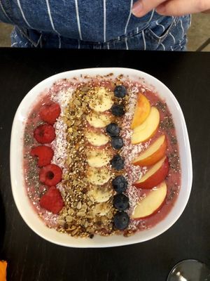 Raspberry mint bowl at Vegan Inspiratsioon in Tallinn