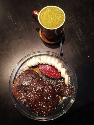 Gluten free pancakes and matcha latte at Vegan Inspiratsioon in Tallinn