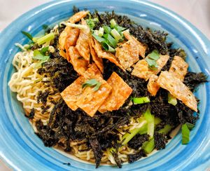 Seaweed noodles at Come On Veggie Cafe in Kuching