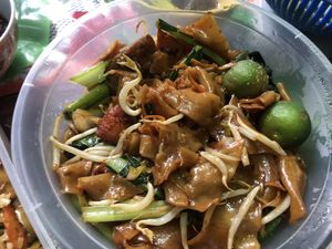 Fried kway teow at Kiat Lim Vegetarian Food 吉林素食 in Northeast Singapore