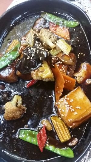 Hot plate at Kiat Lim Vegetarian Food 吉林素食 in Northeast Singapore