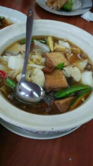 claypot tofu with mixed vegetables at Kiat Lim Vegetarian Food 吉林素食 in Northeast Singapore