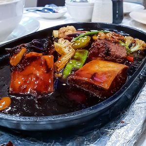 Hotplate tofu at Kiat Lim Vegetarian Food 吉林素食 in Northeast Singapore