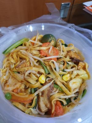 Mee Goreng ~ on the sweet side ~ flat noodle ~ (Grab Food) at Kiat Lim Vegetarian Food 吉林素食 in Northeast Singapore
