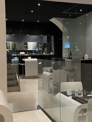 Cucina a vista  at Zushi in Turin