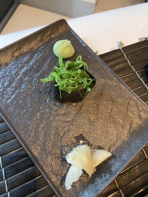 Bignè alga wakame   at Zushi in Turin