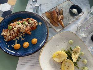 Carpaccio di seitan e contorni at Romeow Cat Bistrot in Rome