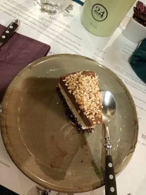 Raw cake at Romeow Cat Bistrot in Rome