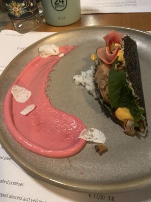 Maki taco  at Romeow Cat Bistrot in Rome