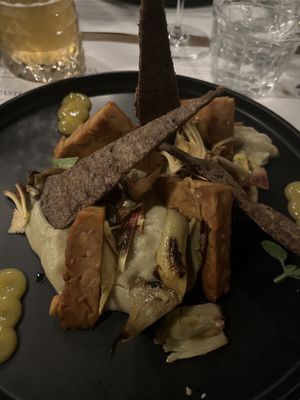 Tempeh su crema di carciofi   at Romeow Cat Bistrot in Rome
