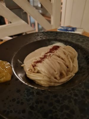 Spaghetti with lemony sauce at Romeow Cat Bistrot in Rome