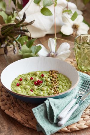 Riso riserva San massimo asparagi, finocchietto selvatico, pistacchio e ribes.. at Romeow Cat Bistrot in Rome