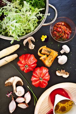 Salads family. Letucce, onions, red and green pepers, asparagus and much more at Cositasricas in Ibiza