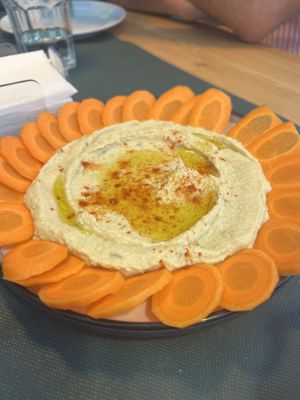 Hummus clásico   at Estacion Quimera in Malaga