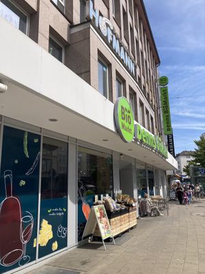   at denn's Biomarkt - Wehrhahn in Dusseldorf