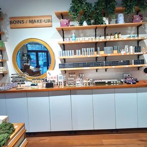 Coin make up at Veganie in Paris