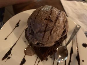 Brownie with choc ice cream at Ikaro Cafe in Santa Marta