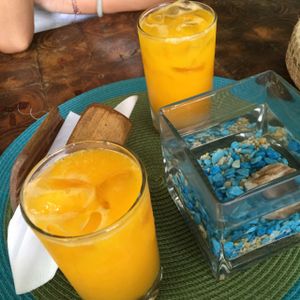 Fresh mango juice at Ikaro Cafe in Santa Marta
