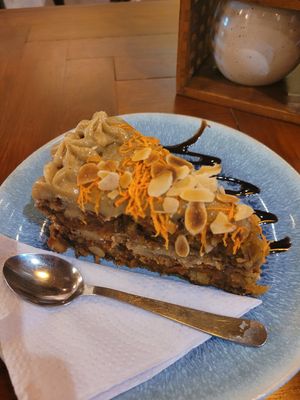 carrot peanut cake, average at Ikaro Cafe in Santa Marta