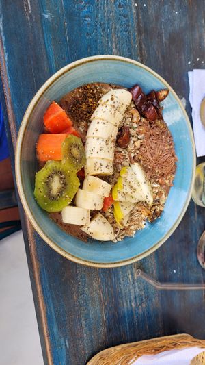 5 Elementos Quinoa Cocoa Bowl at Ikaro Cafe in Santa Marta