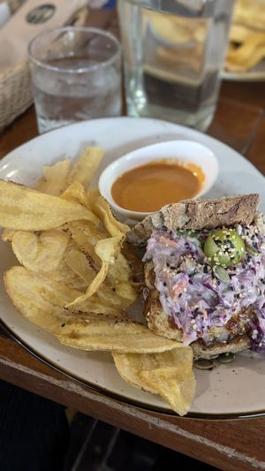 The Vegan Steak Sandwich (3 out of 5 ⭐) - 💰30k - bit bland and cauliflower too hard. Bread was good at Ikaro Cafe in Santa Marta