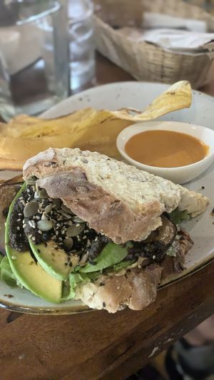 Beirut City (4 out of 5 ⭐) - big portion - 25k at Ikaro Cafe in Santa Marta