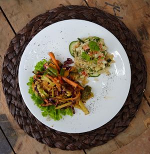 Delicious vegan options at Ikaro Cafe in Santa Marta