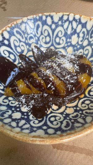 Pera asada con chocolate at Kafe Botanika in San Sebastian