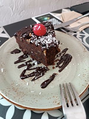 Tarta de chocolate y boniato vegan y gluten-free at Kafe Botanika in San Sebastian