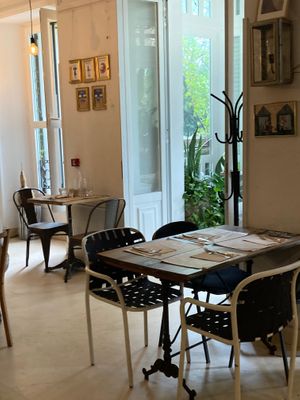  at Kafe Botanika in San Sebastian