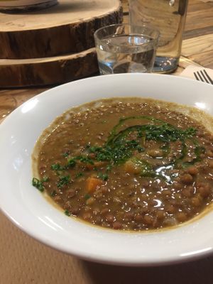 Menu of the day! 100% vegan! First one up was this amazing lentil soup! 😋 at Kafe Botanika in San Sebastian