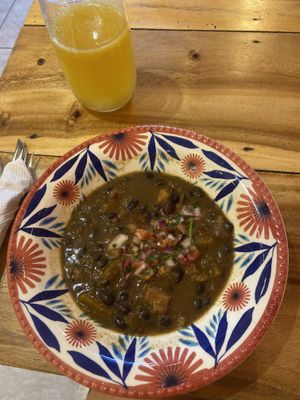 Sopa mexicana y juguito del día   at Flor de Loto in Cali