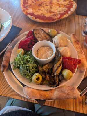 Veggie platter (so much food for the price of a small plate!) at The Bird Cage in Malmesbury