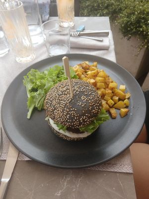 Black beans burger with potatoes at Al Tiglio Cucina Naturale in Moruzzo