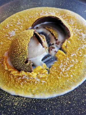 Crema di anacardi cocco con cupola di cioccolato at Al Tiglio Cucina Naturale in Moruzzo