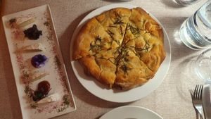 "Camembert" di Anacardi con confettura di fragole + focaccia al rosmarino at Al Tiglio Cucina Naturale in Moruzzo