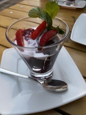 Chocolate cream with fruits at Mariposa in Nuremberg