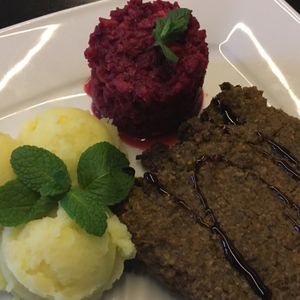 Walnut Roast/Walnusbraten, Mashed Potatos, Beat/Apple at Mariposa in Nuremberg