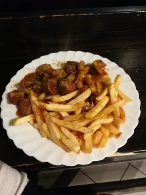 Curry wurst with fries at Vegöner in Nuremberg
