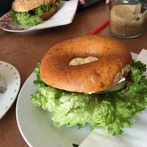 bagel sans garlic (no garlic anywhere! yeah!) at Geh Veg in Berlin