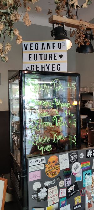 DEco at Geh Veg in Berlin