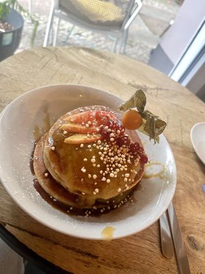 Apfelmus-Karamell-Pancakes  at Geh Veg in Berlin