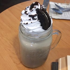 Oreo shake at Geh Veg in Berlin