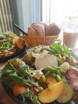 Herzhaftes Frühstück 🌱 at Geh Veg in Berlin