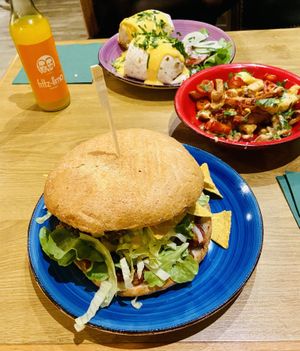 Burger, Burrito und Pommes  at Vegano in Gross-gerau